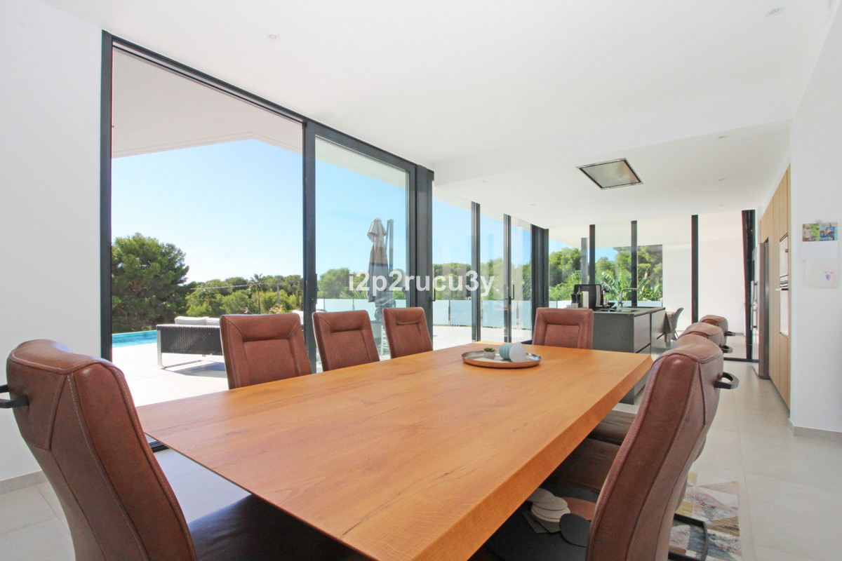 Se vende Villa - Chalet de 4 dormitorios en Costa Blanca, Alicante, España