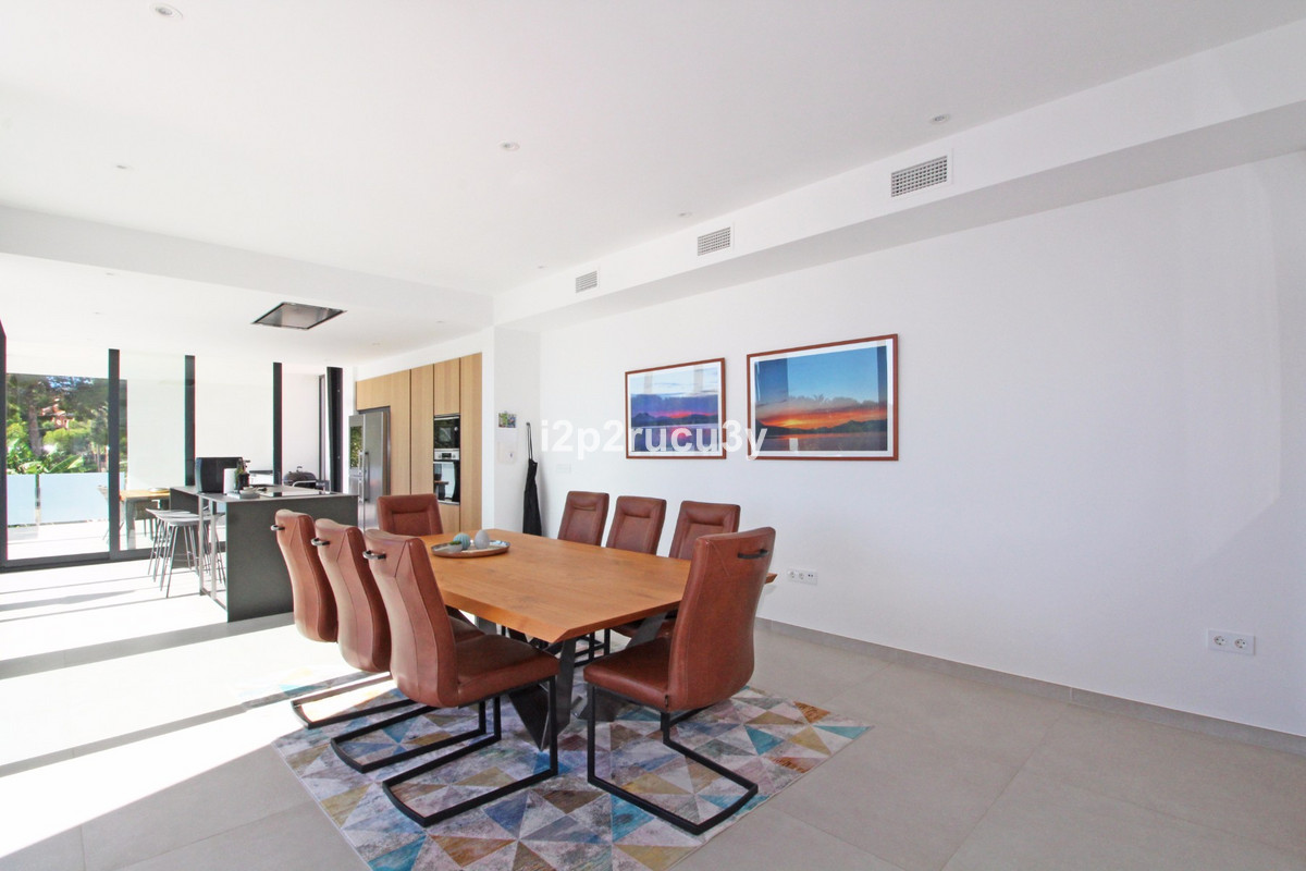 Se vende Villa - Chalet de 4 dormitorios en Costa Blanca, Alicante, España