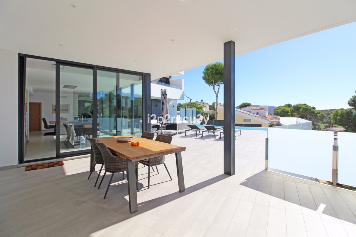 Se vende Villa - Chalet de 4 dormitorios en Costa Blanca, Alicante, España