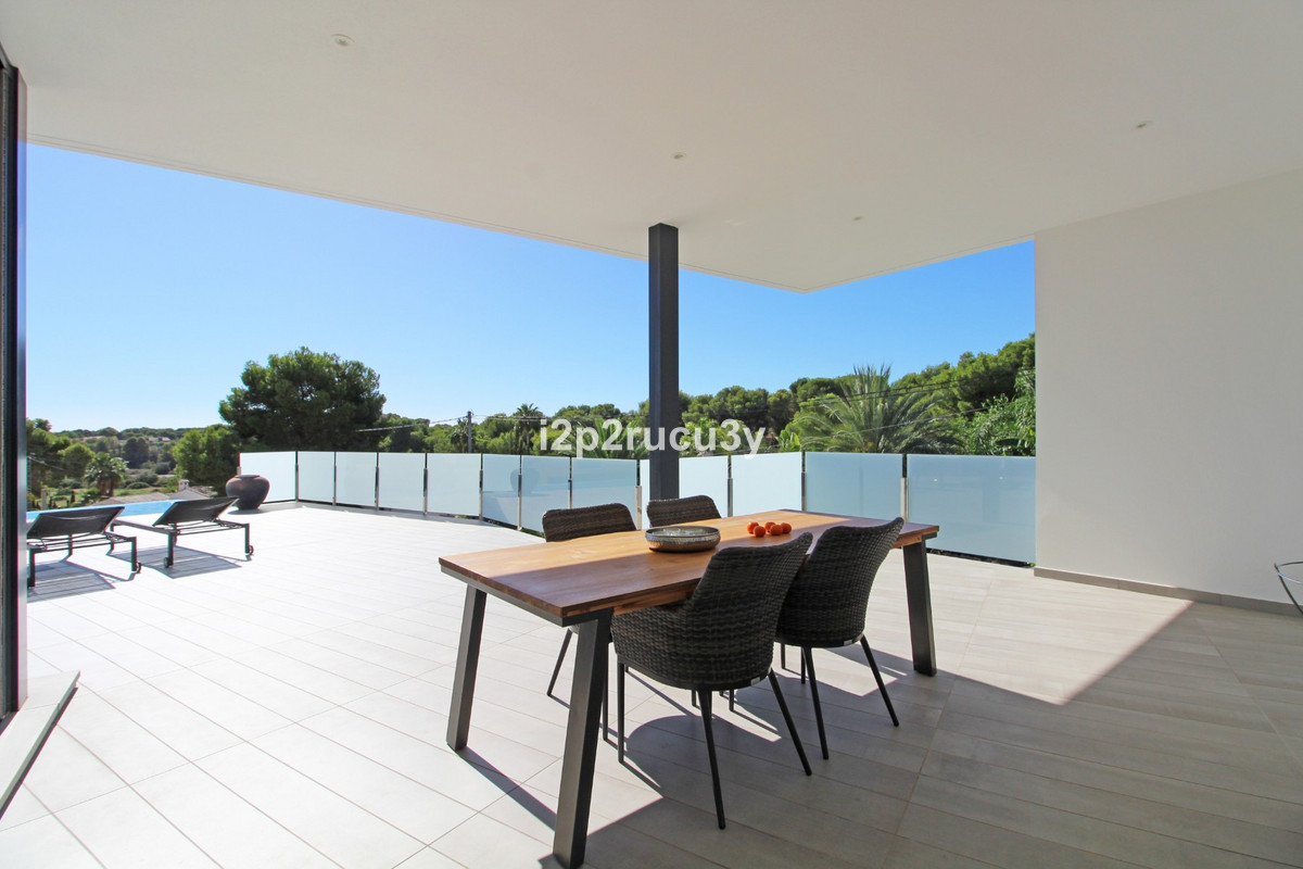 Se vende Villa - Chalet de 4 dormitorios en Costa Blanca, Alicante, España