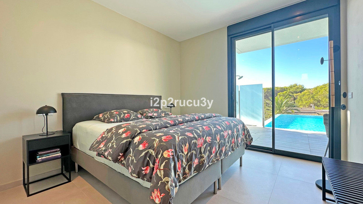 Se vende Villa - Chalet de 4 dormitorios en Costa Blanca, Alicante, España