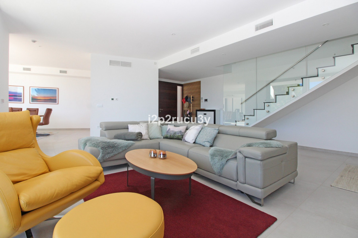 Se vende Villa - Chalet de 4 dormitorios en Costa Blanca, Alicante, España