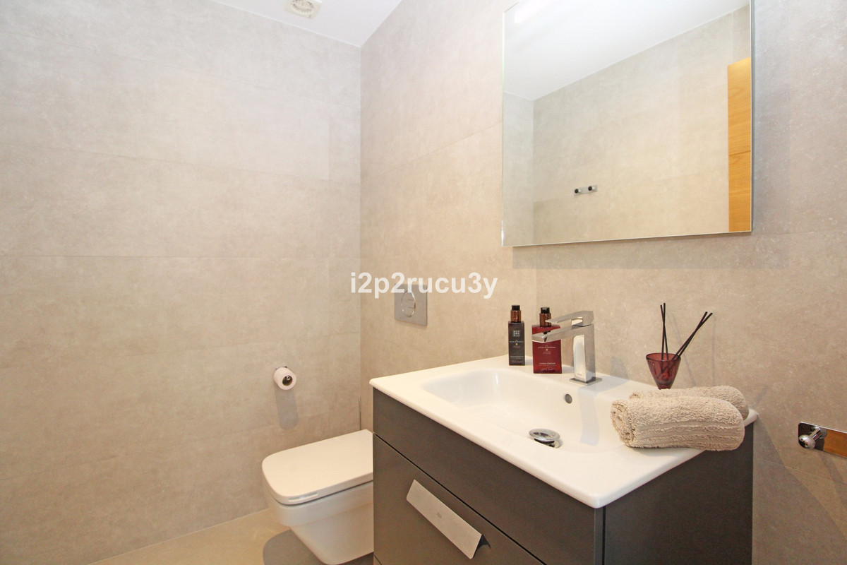 Se vende Villa - Chalet de 4 dormitorios en Costa Blanca, Alicante, España