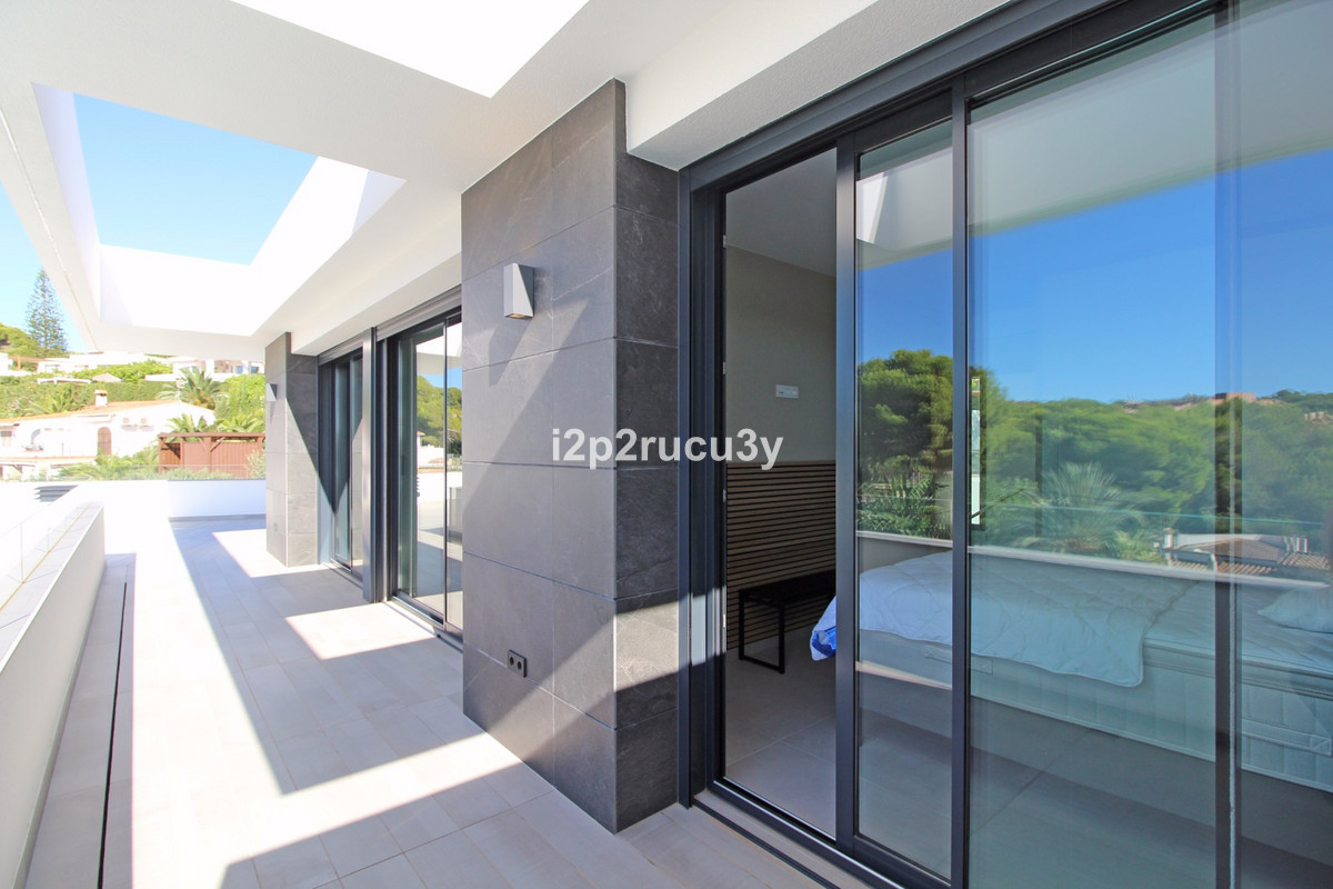 Se vende Villa - Chalet de 4 dormitorios en Costa Blanca, Alicante, España