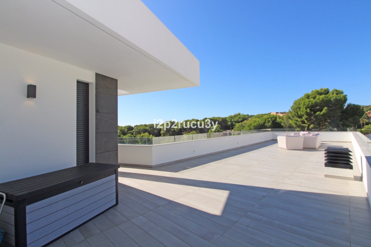 Se vende Villa - Chalet de 4 dormitorios en Costa Blanca, Alicante, España