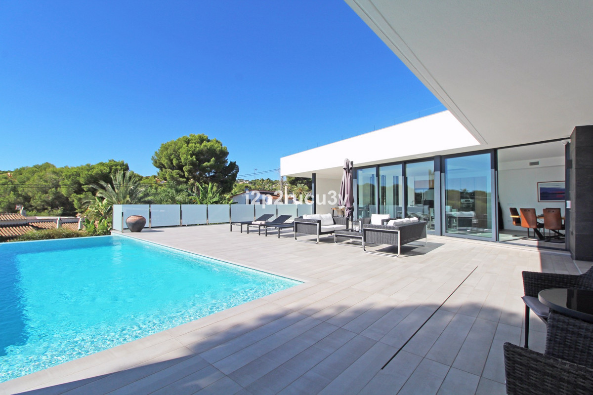 Se vende Villa - Chalet de 4 dormitorios en Costa Blanca, Alicante, España
