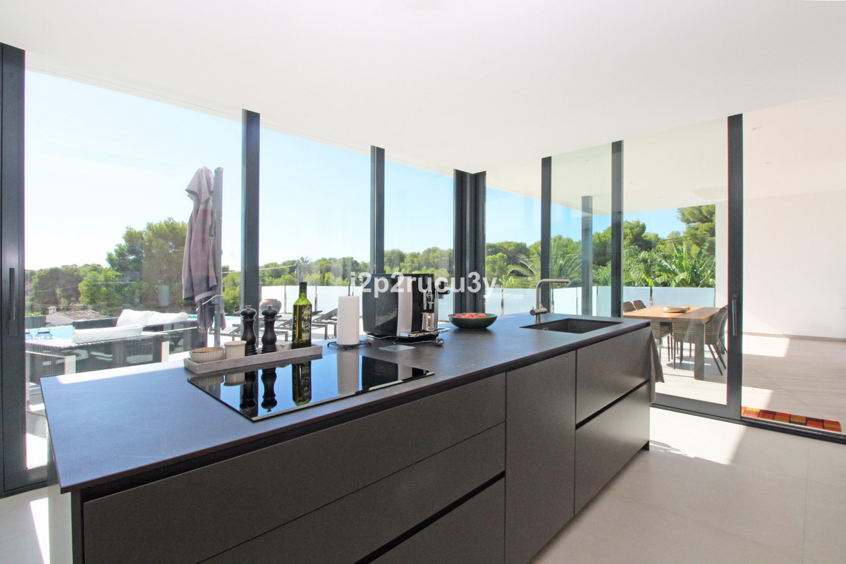 Se vende Villa - Chalet de 4 dormitorios en Costa Blanca, Alicante, España