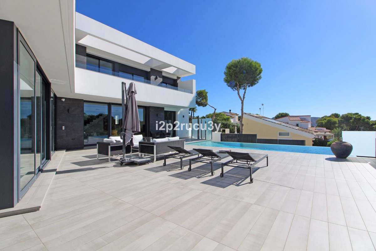 Se vende Villa - Chalet de 4 dormitorios en Costa Blanca, Alicante, España