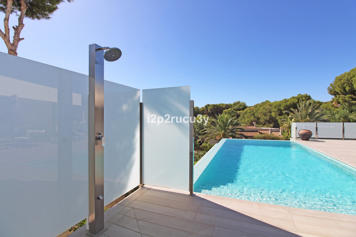Se vende Villa - Chalet de 4 dormitorios en Costa Blanca, Alicante, España