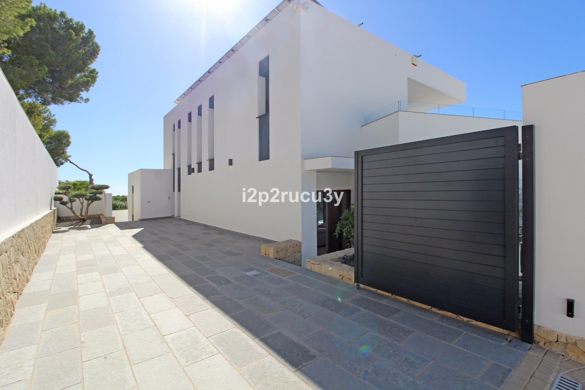Se vende Villa - Chalet de 4 dormitorios en Costa Blanca, Alicante, España