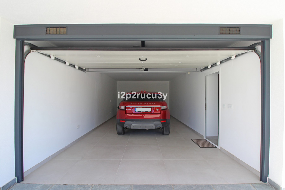 Se vende Villa - Chalet de 4 dormitorios en Costa Blanca, Alicante, España