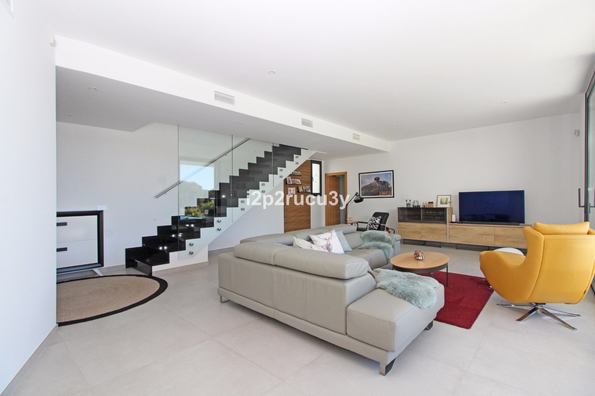 Se vende Villa - Chalet de 4 dormitorios en Costa Blanca, Alicante, España