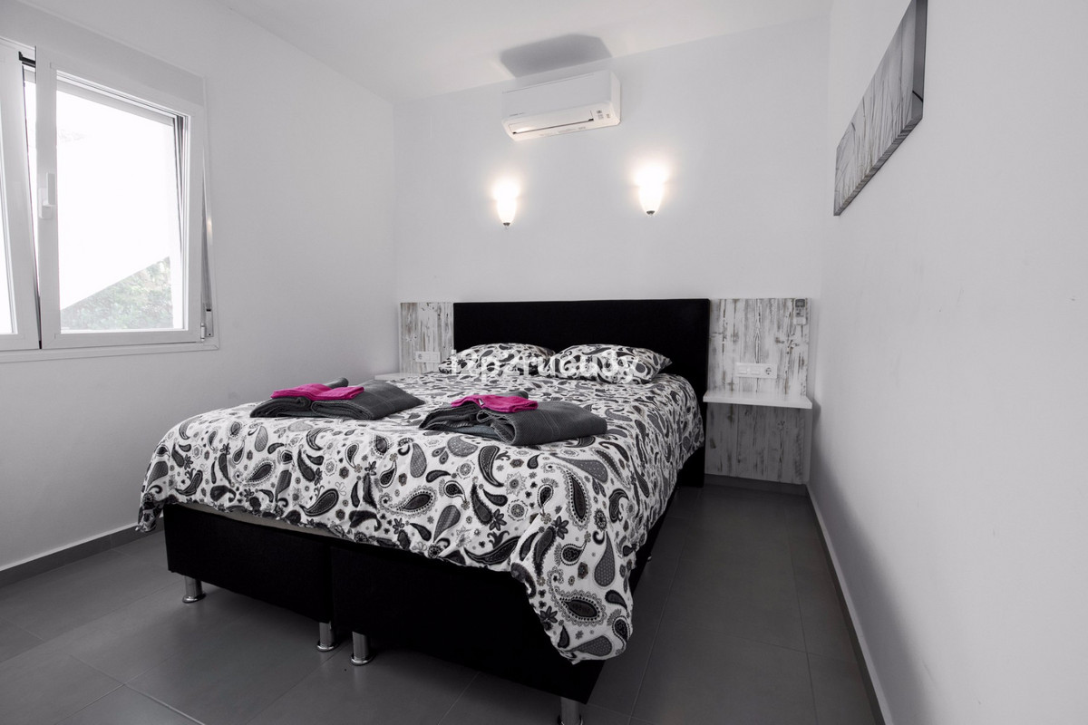 4 Bed Townhouse for sale in Calpe Costa Blanca, Alicante, Spain