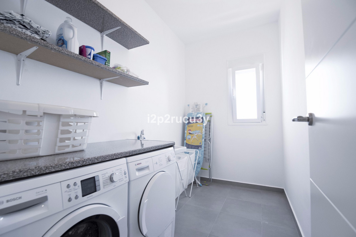 4 Bed Townhouse for sale in Calpe Costa Blanca, Alicante, Spain