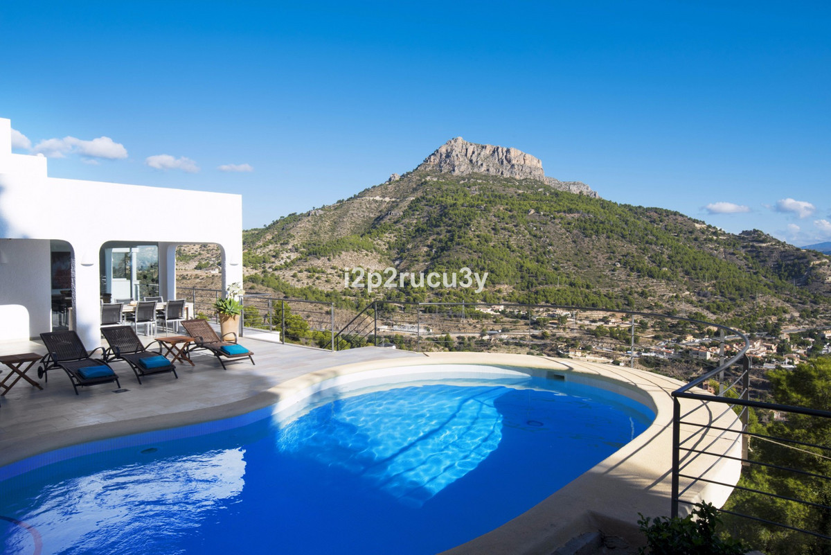 4 Bed Townhouse for sale in Calpe Costa Blanca, Alicante, Spain
