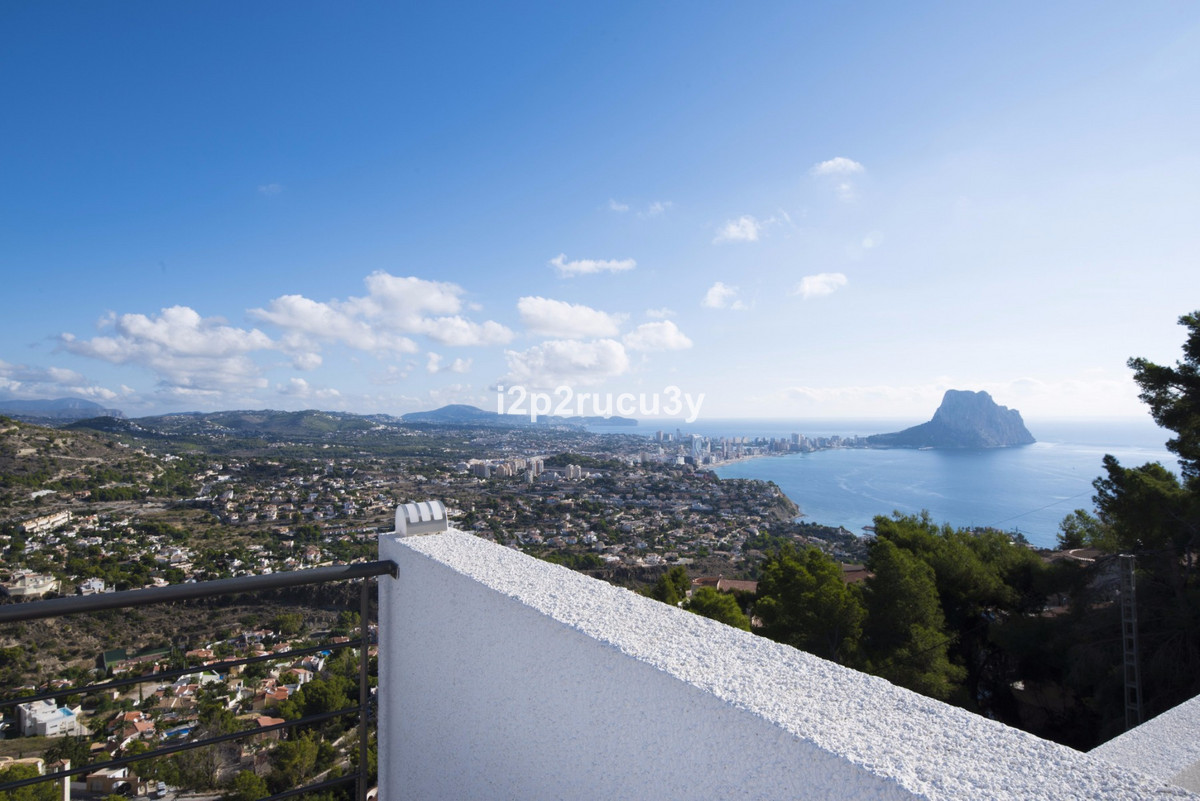4 Bed Townhouse for sale in Calpe Costa Blanca, Alicante, Spain