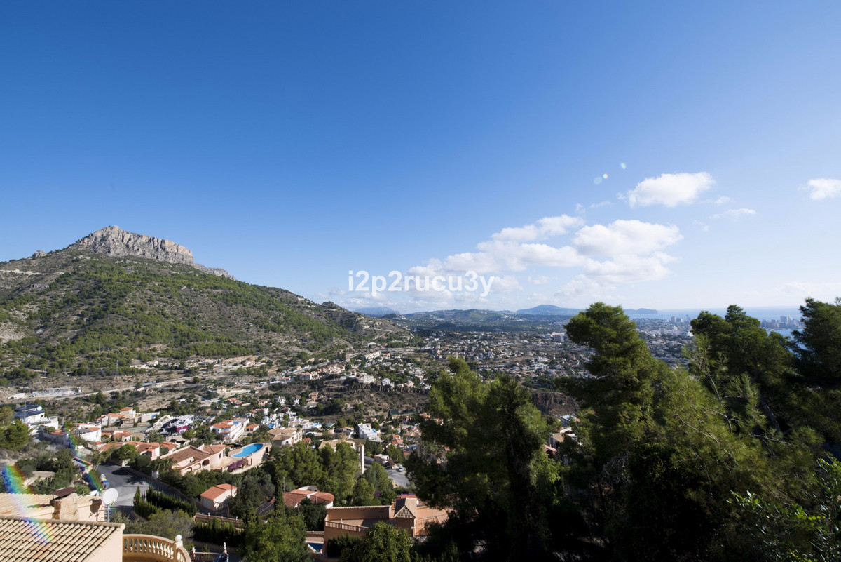 4 Bed Townhouse for sale in Calpe Costa Blanca, Alicante, Spain