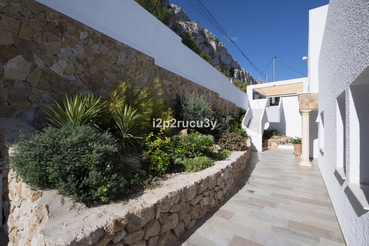 4 Bed Townhouse for sale in Calpe Costa Blanca, Alicante, Spain