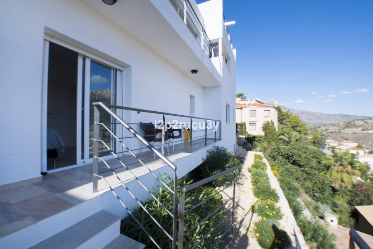 4 Bed Townhouse for sale in Calpe Costa Blanca, Alicante, Spain