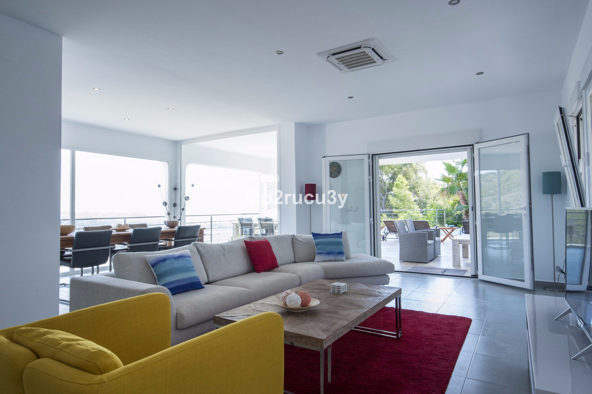 4 Bed Townhouse for sale in Calpe Costa Blanca, Alicante, Spain