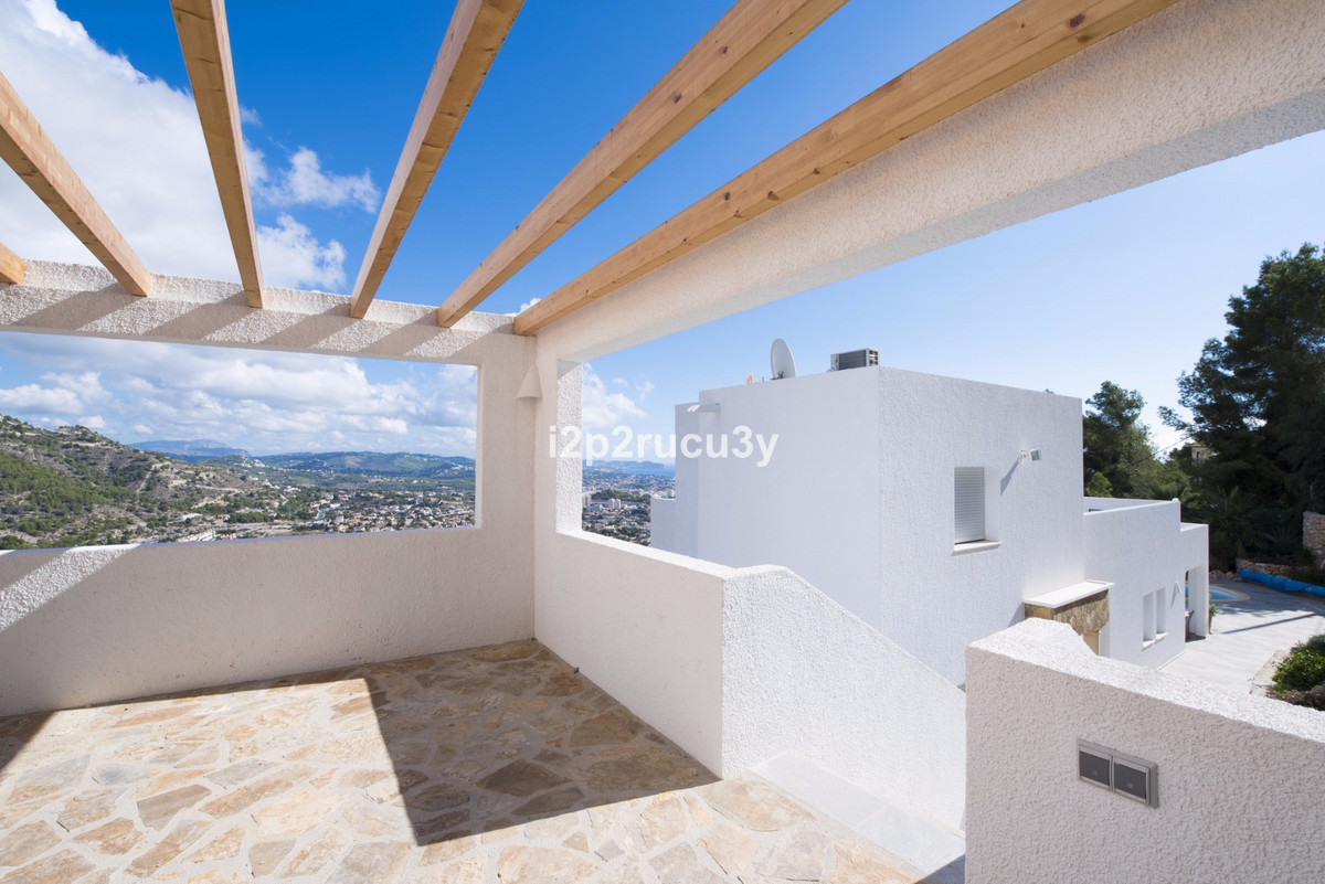 4 Bed Townhouse for sale in Calpe Costa Blanca, Alicante, Spain