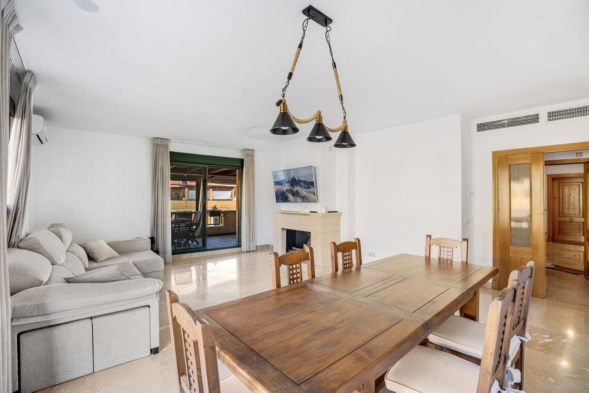 3 Bed Apartment for sale in San Pedro De Alcántara Costa Del Sol, Málaga, Spain