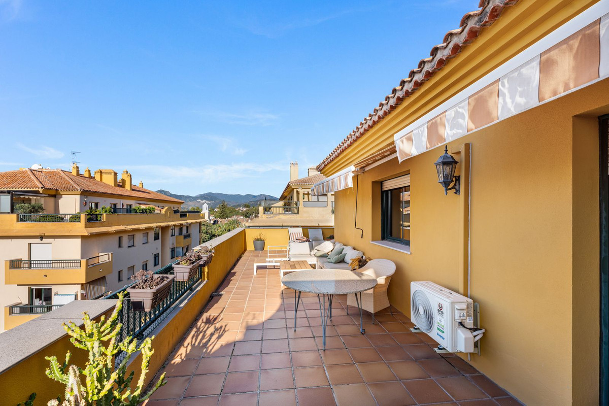 3 Bed Apartment for sale in San Pedro De Alcántara Costa Del Sol, Málaga, Spain