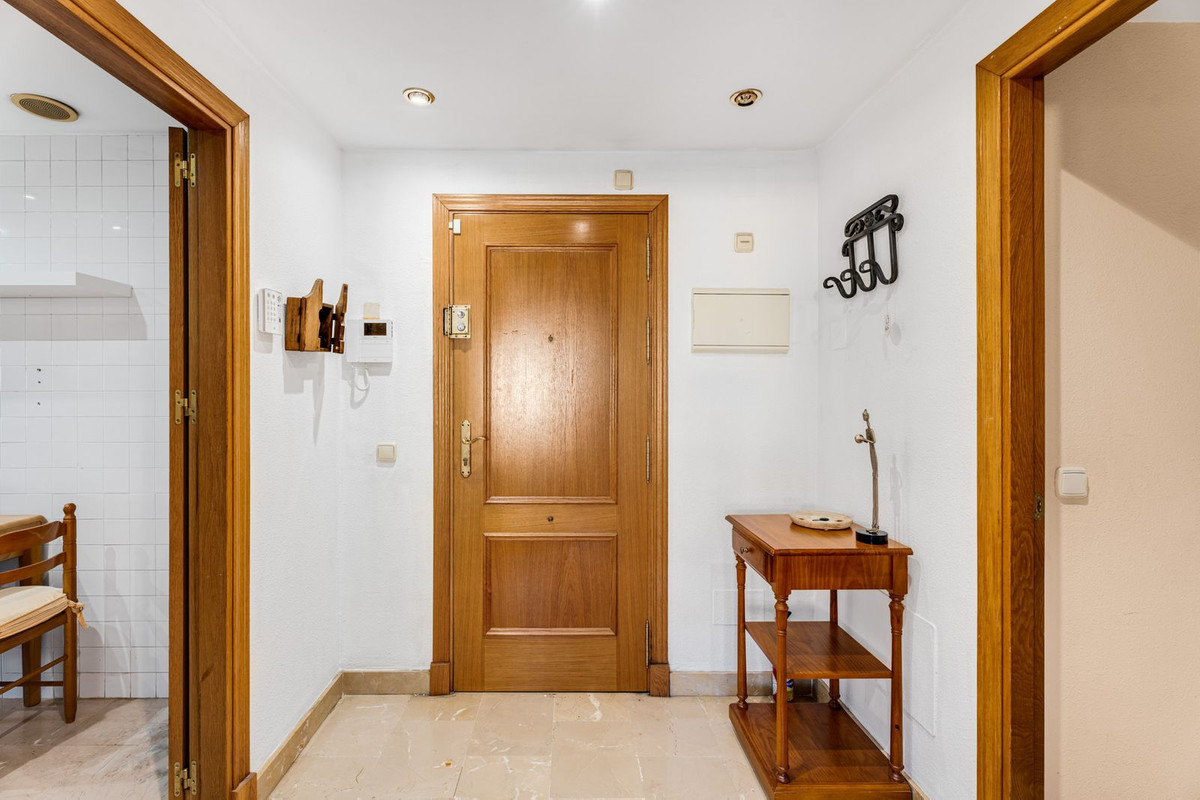 3 Bed Apartment for sale in San Pedro De Alcántara Costa Del Sol, Málaga, Spain