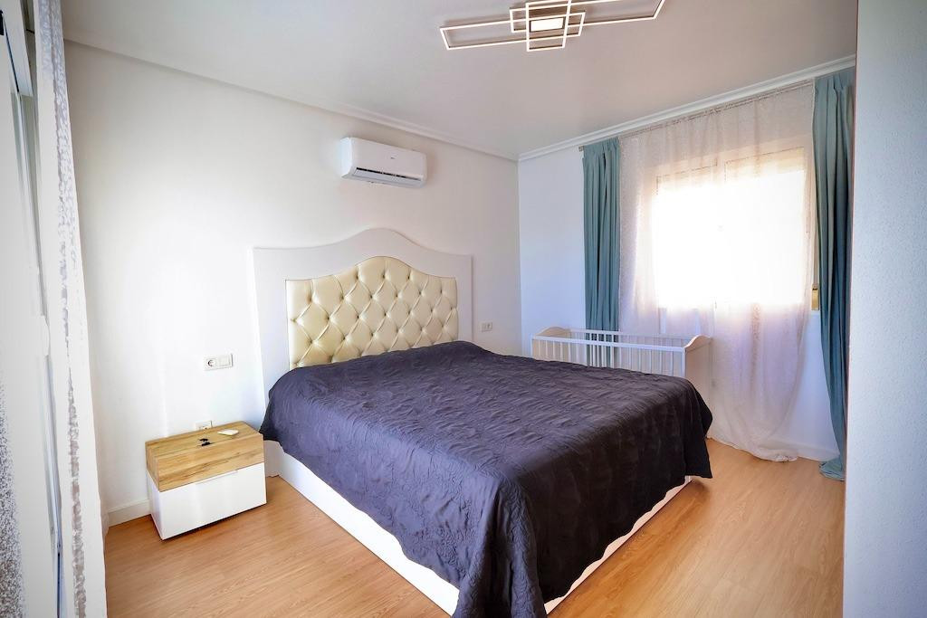 Se vende Villa - Chalet de 4 dormitorios en Costa Blanca, Alicante, España