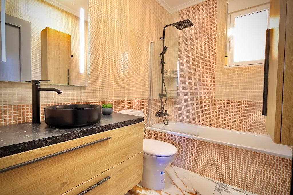 Se vende Villa - Chalet de 4 dormitorios en Costa Blanca, Alicante, España