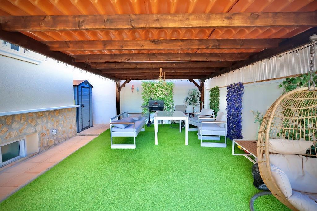 Se vende Villa - Chalet de 4 dormitorios en Costa Blanca, Alicante, España