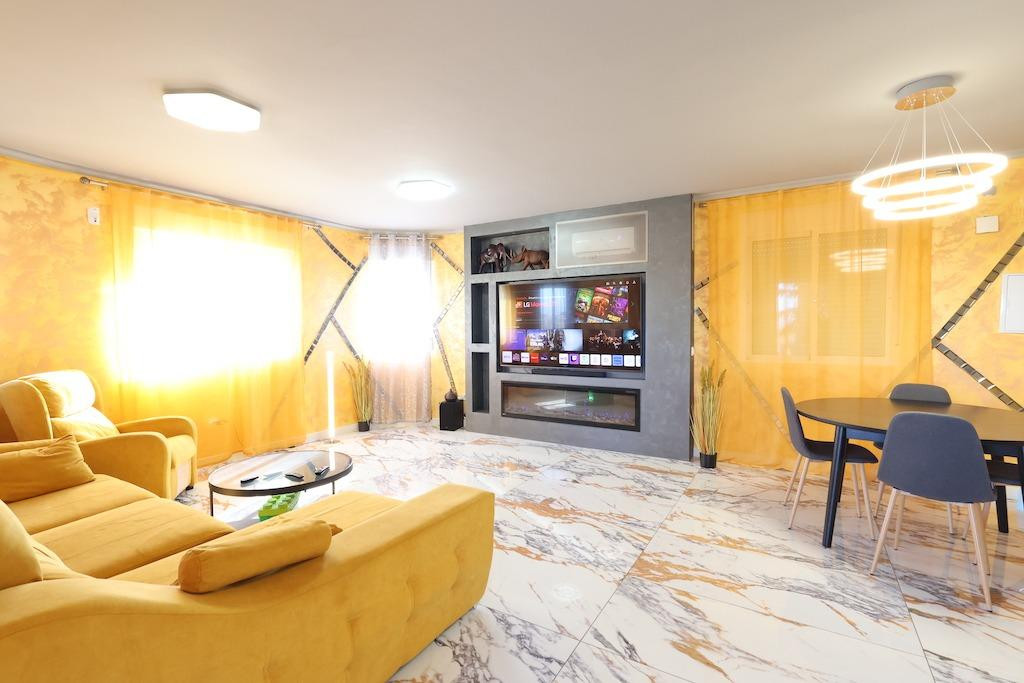Se vende Villa - Chalet de 4 dormitorios en Costa Blanca, Alicante, España