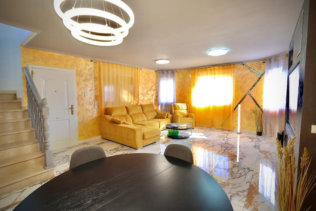 Se vende Villa - Chalet de 4 dormitorios en Costa Blanca, Alicante, España