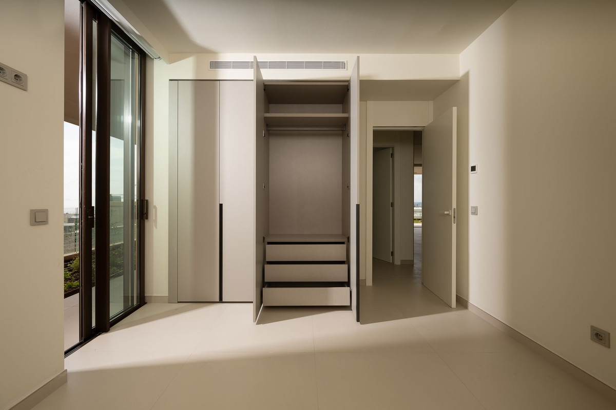 3 Bed Apartment for sale in Fuengirola Costa Del Sol, Málaga, Spain
