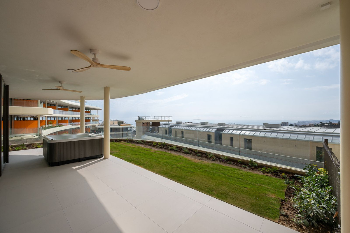 3 Bed Apartment for sale in Fuengirola Costa Del Sol, Málaga, Spain