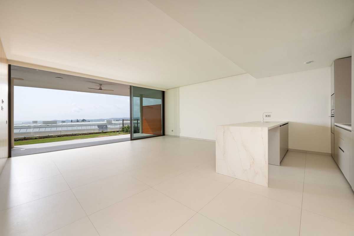 3 Bed Apartment for sale in Fuengirola Costa Del Sol, Málaga, Spain