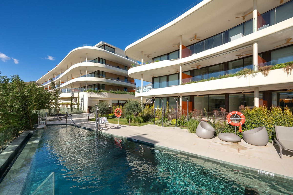 3 Bed Apartment for sale in Fuengirola Costa Del Sol, Málaga, Spain