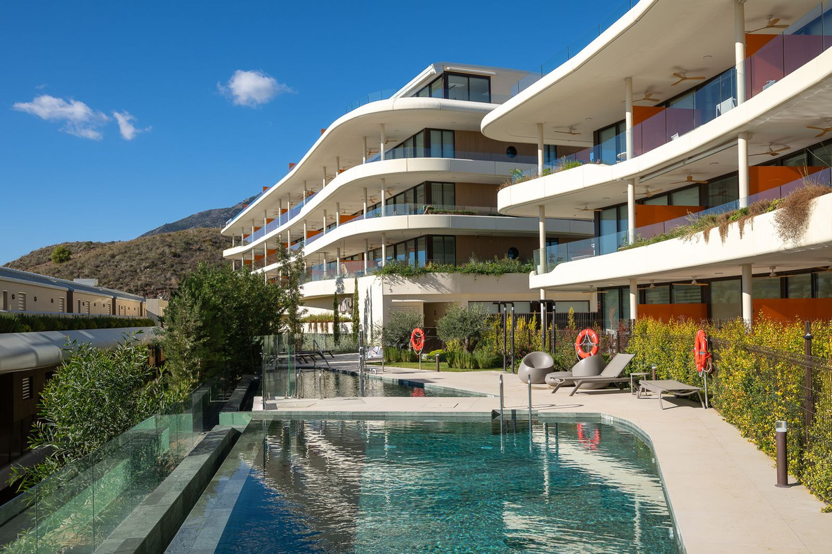 3 Bed Apartment for sale in Fuengirola Costa Del Sol, Málaga, Spain
