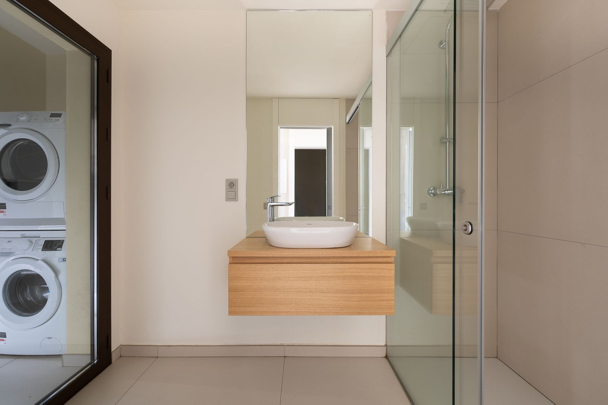 3 Bed Apartment for sale in Fuengirola Costa Del Sol, Málaga, Spain