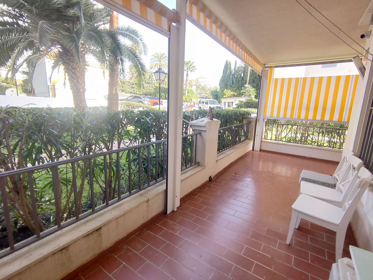 2 Bed Apartment for sale in Puerto Banús Costa Del Sol, Málaga, Spain