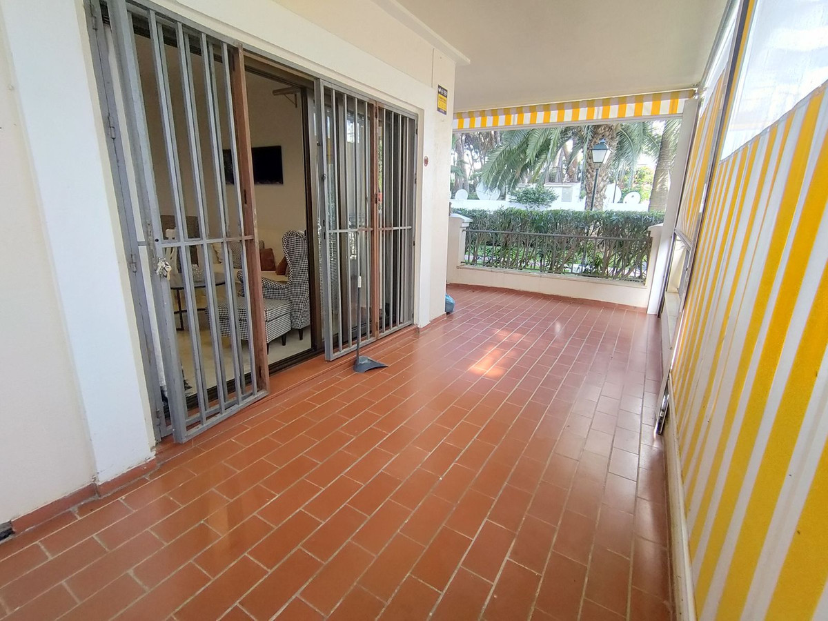 2 Bed Apartment for sale in Puerto Banús Costa Del Sol, Málaga, Spain