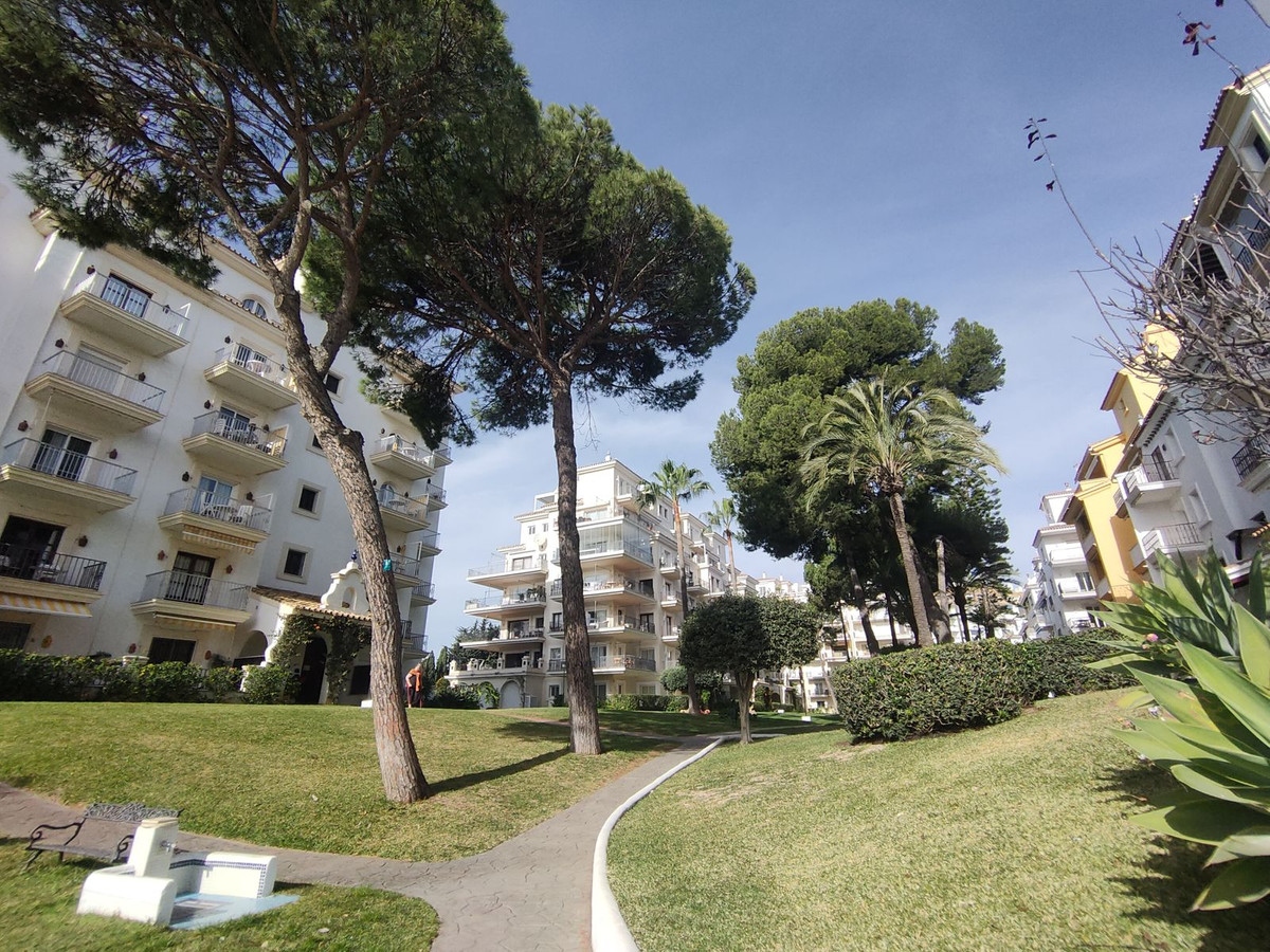 2 Bed Apartment for sale in Puerto Banús Costa Del Sol, Málaga, Spain