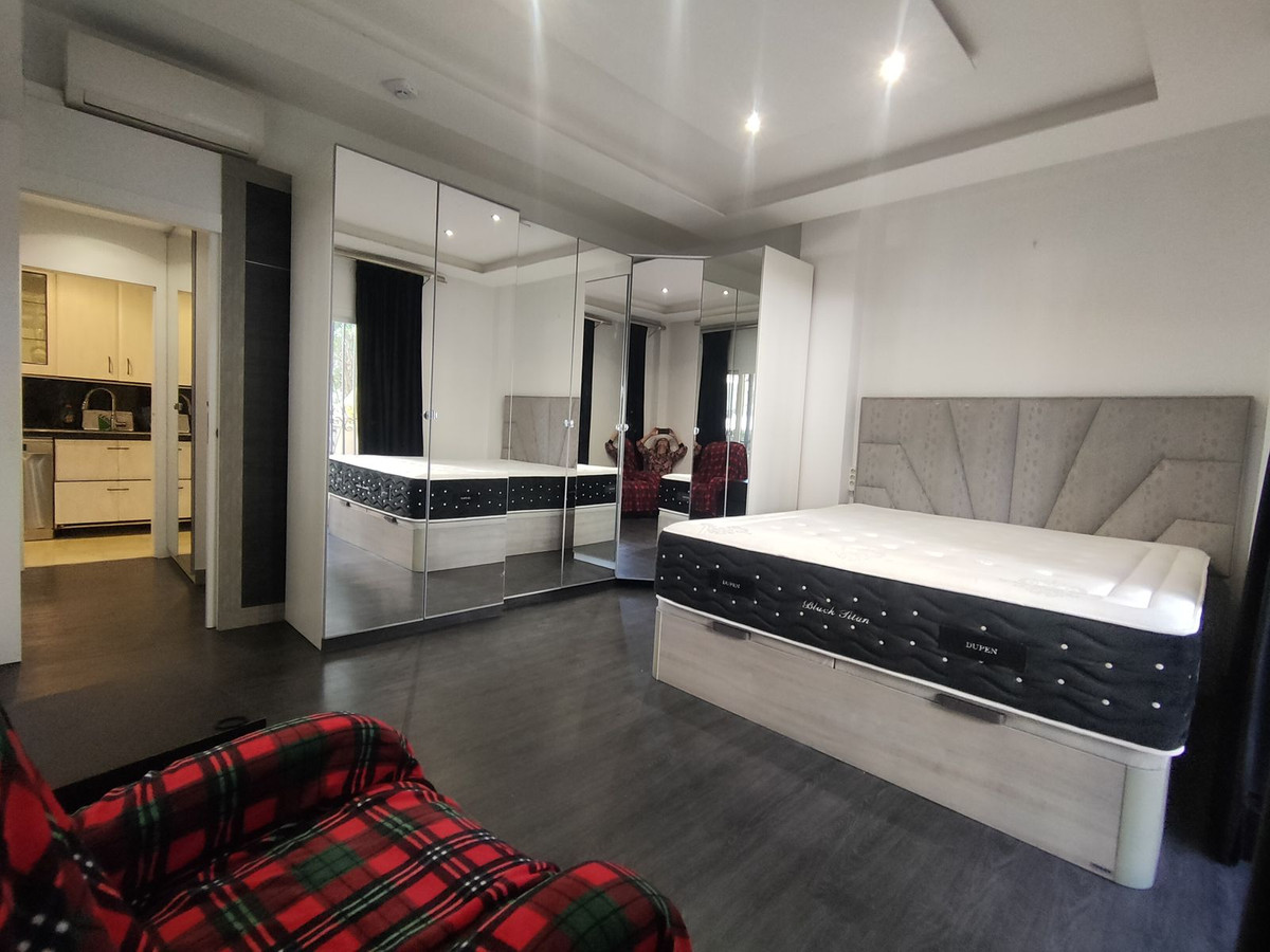 2 Bed Apartment for sale in Puerto Banús Costa Del Sol, Málaga, Spain