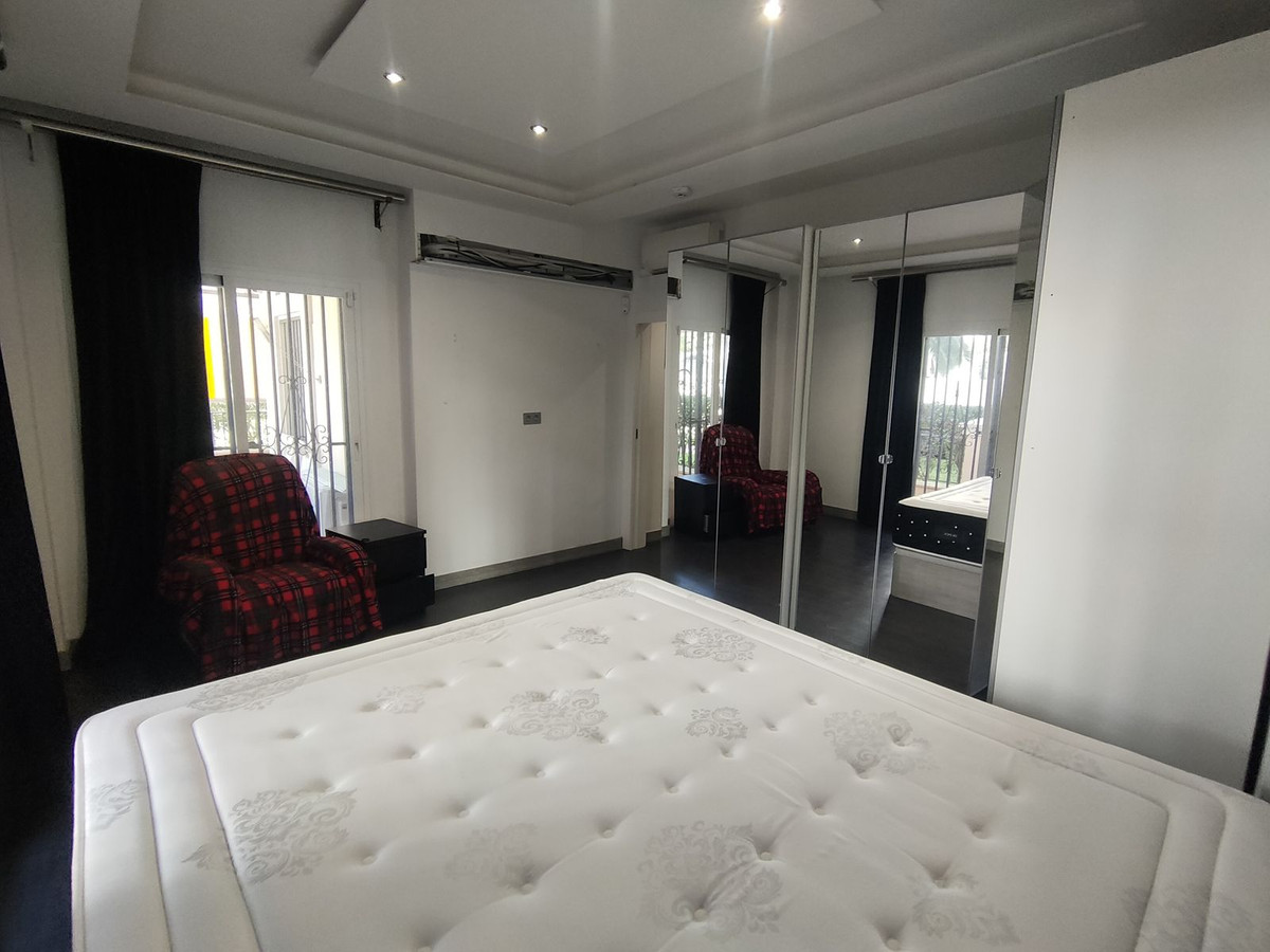 2 Bed Apartment for sale in Puerto Banús Costa Del Sol, Málaga, Spain