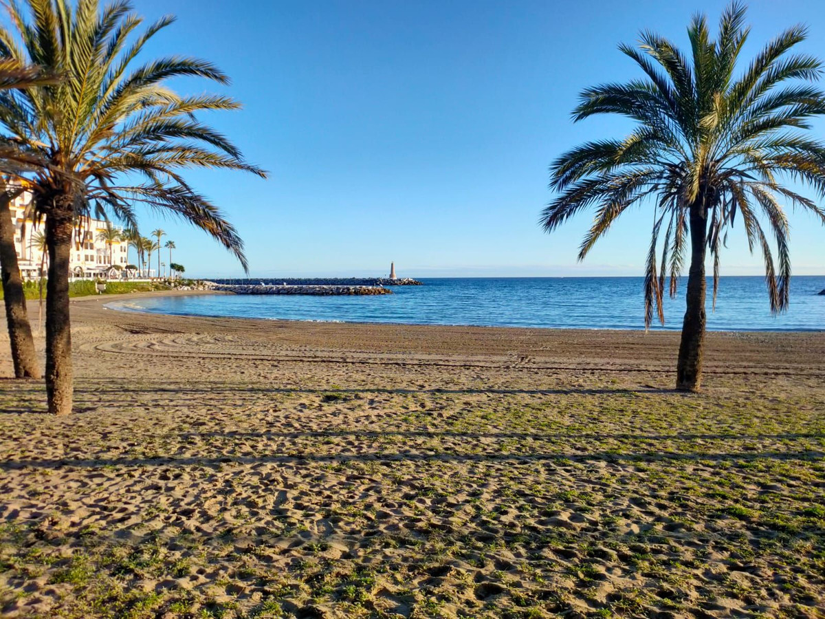 2 Bed Apartment for sale in Puerto Banús Costa Del Sol, Málaga, Spain