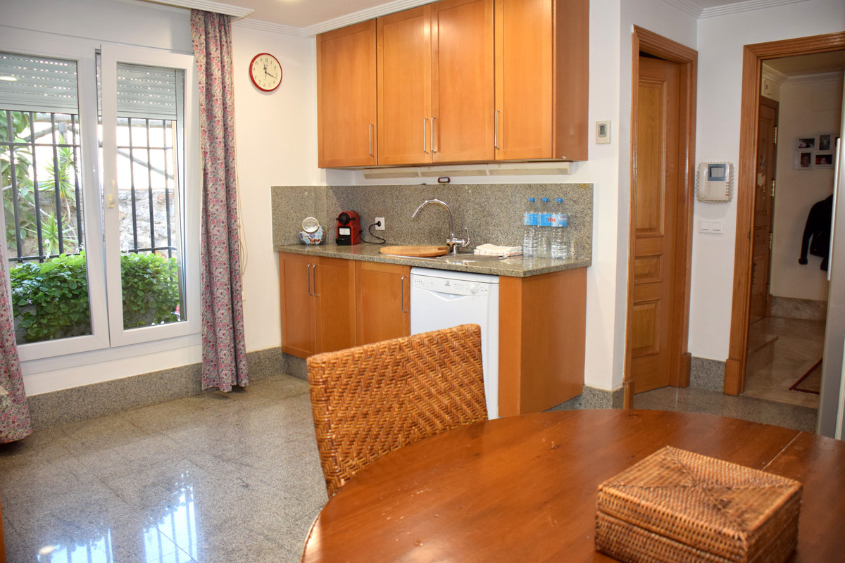 Se vende Pareada de 5 dormitorios en Costa Del Sol, Málaga, España