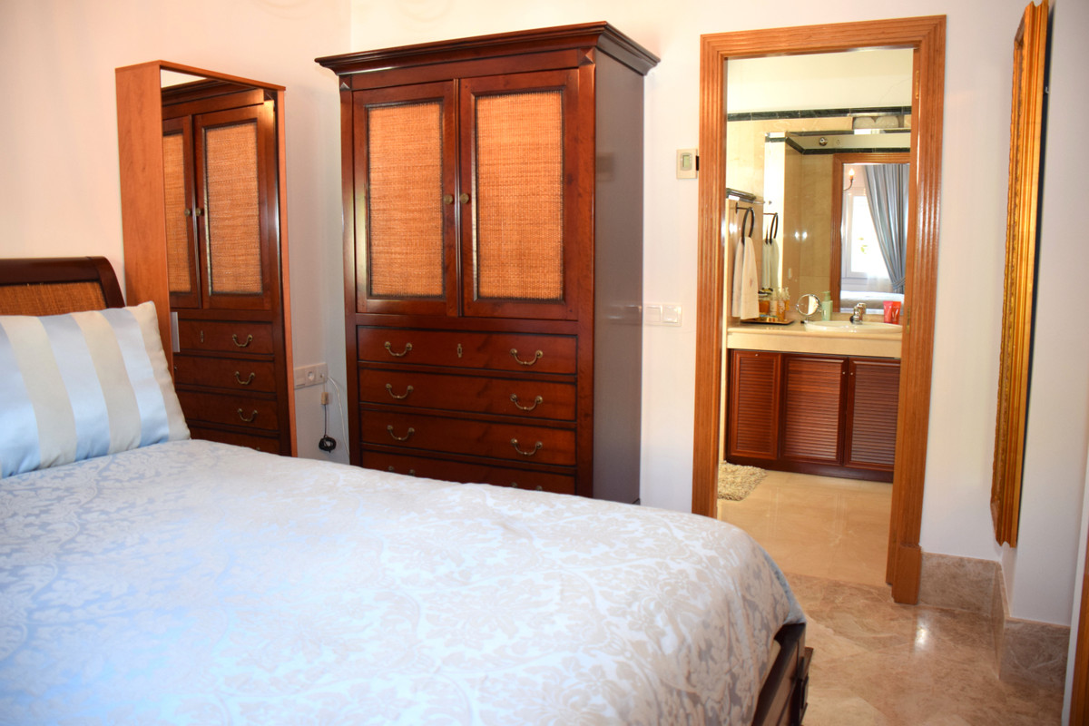 Se vende Pareada de 5 dormitorios en Costa Del Sol, Málaga, España