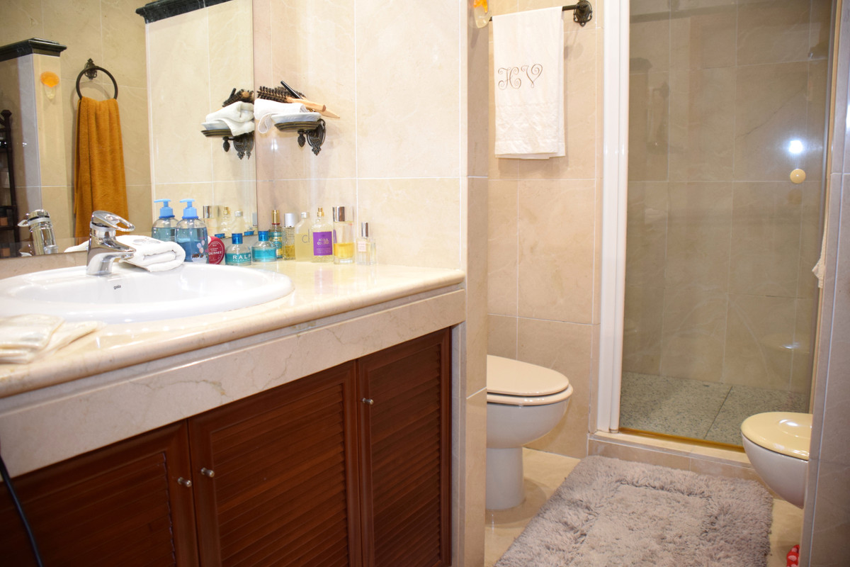 Se vende Pareada de 5 dormitorios en Costa Del Sol, Málaga, España