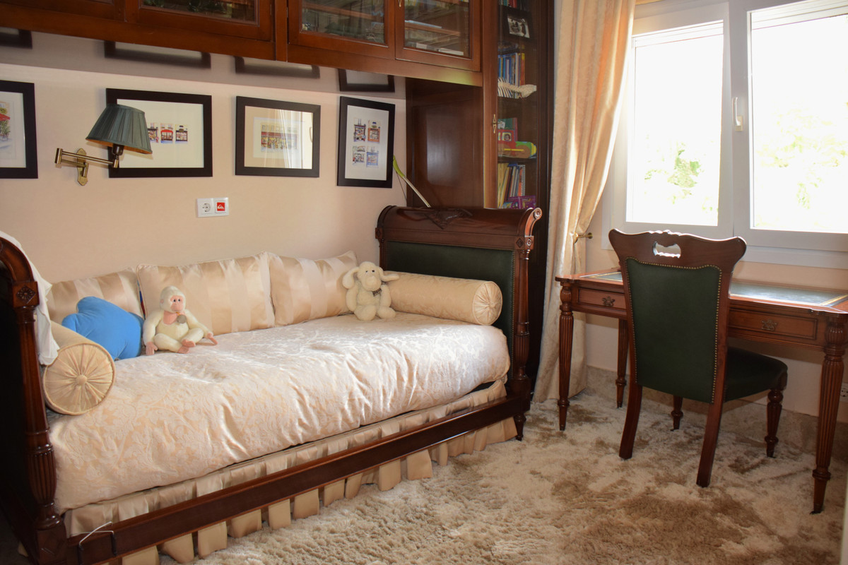 Se vende Pareada de 5 dormitorios en Costa Del Sol, Málaga, España