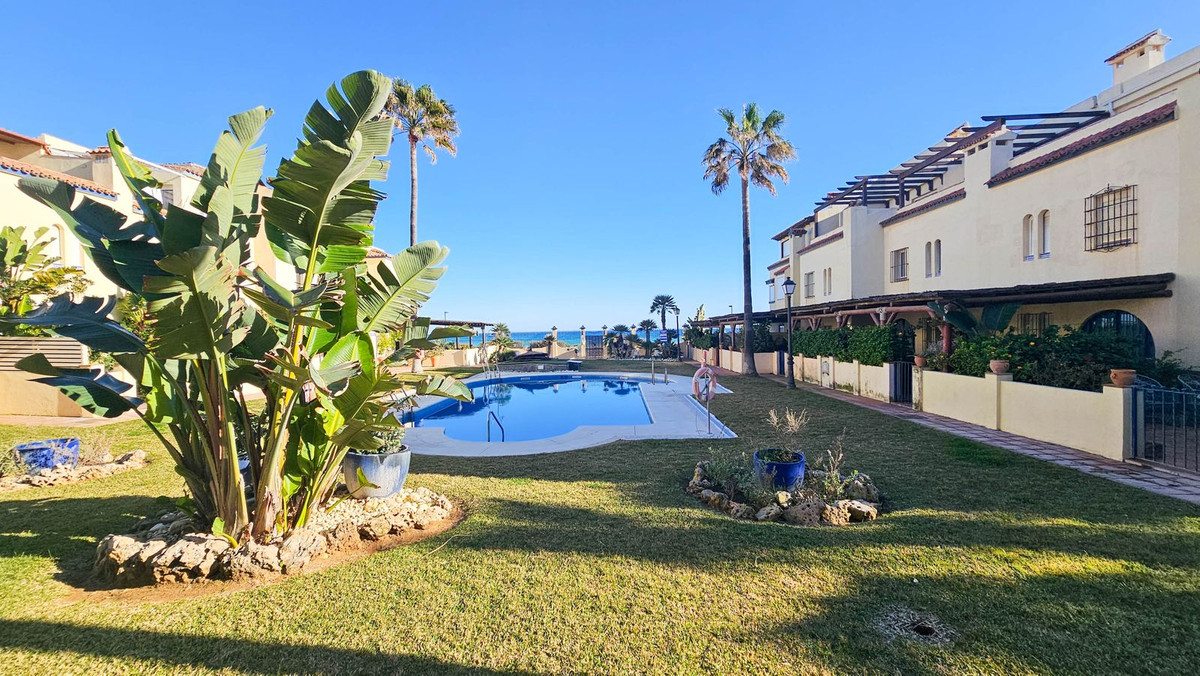 4 Bed Townhouse for sale in Casares Playa Costa Del Sol, Málaga, Spain